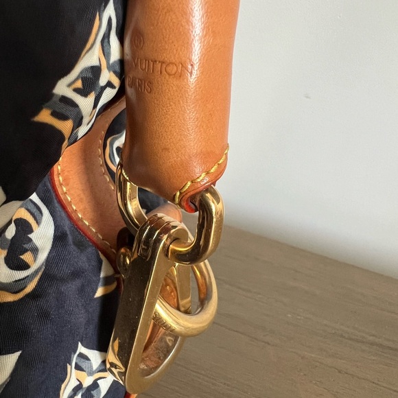 Louis Vuitton Bulles MM Cruise Marine Blue - Picture 13 of 15